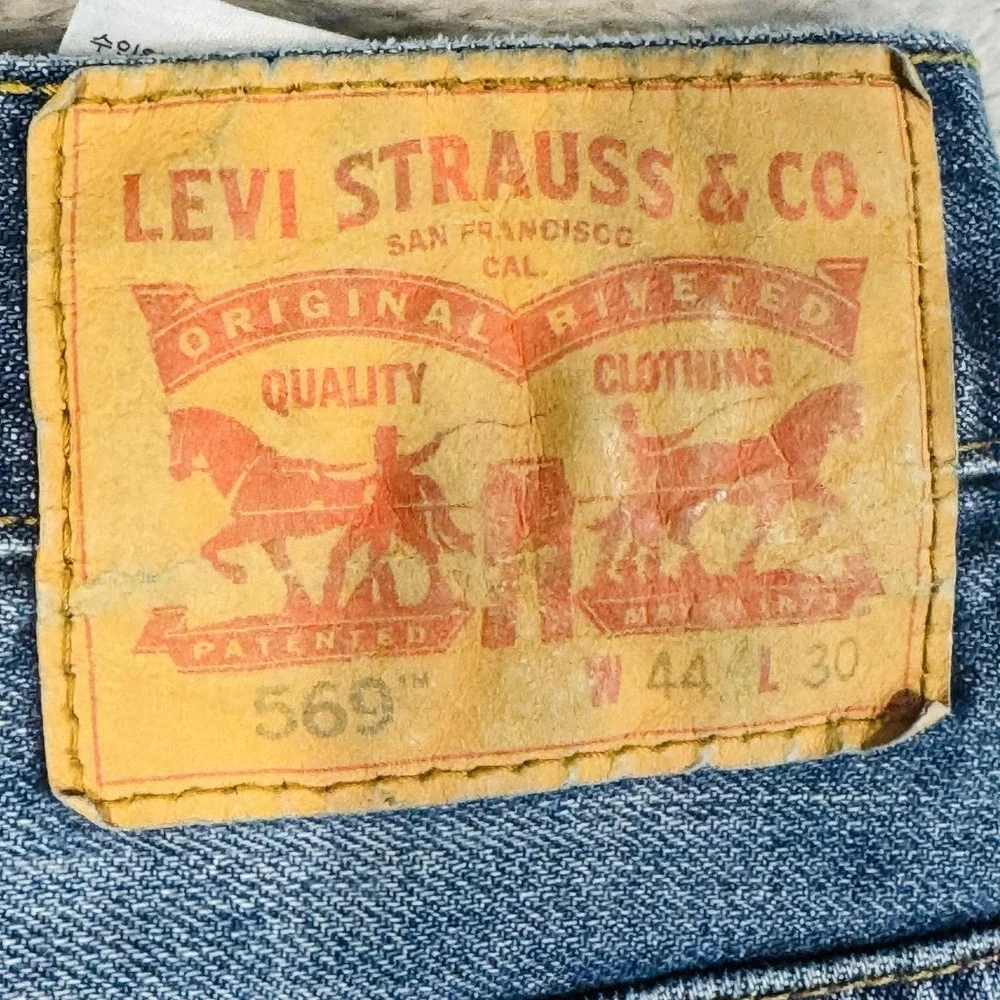 Levis levi 569